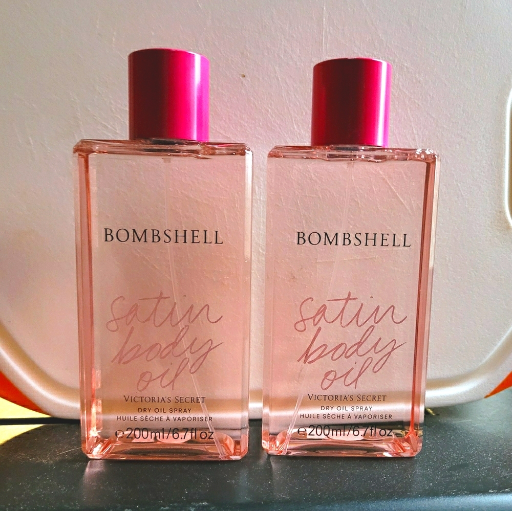2 Victoria's secret BOMBSHELL Dry Oil